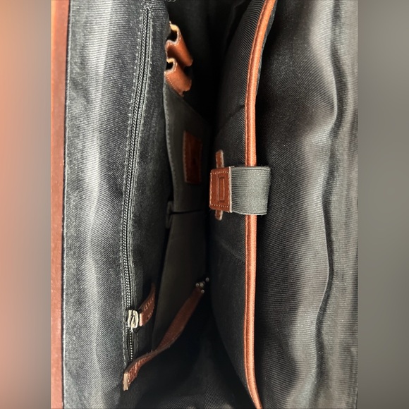 Genicci Leather Backpack Brown Laptop Work School Bag - Picture 5 of 16